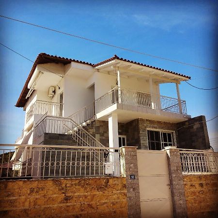 La Vita Apartments-Near Airport & Sea Артеміда Екстер'єр фото