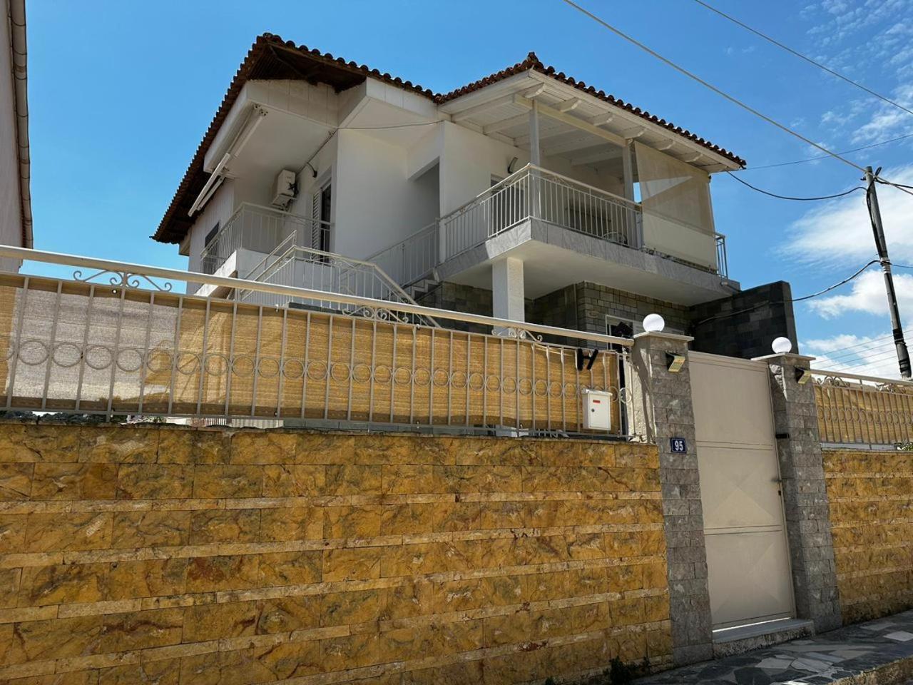 La Vita Apartments-Near Airport & Sea Артеміда Номер фото