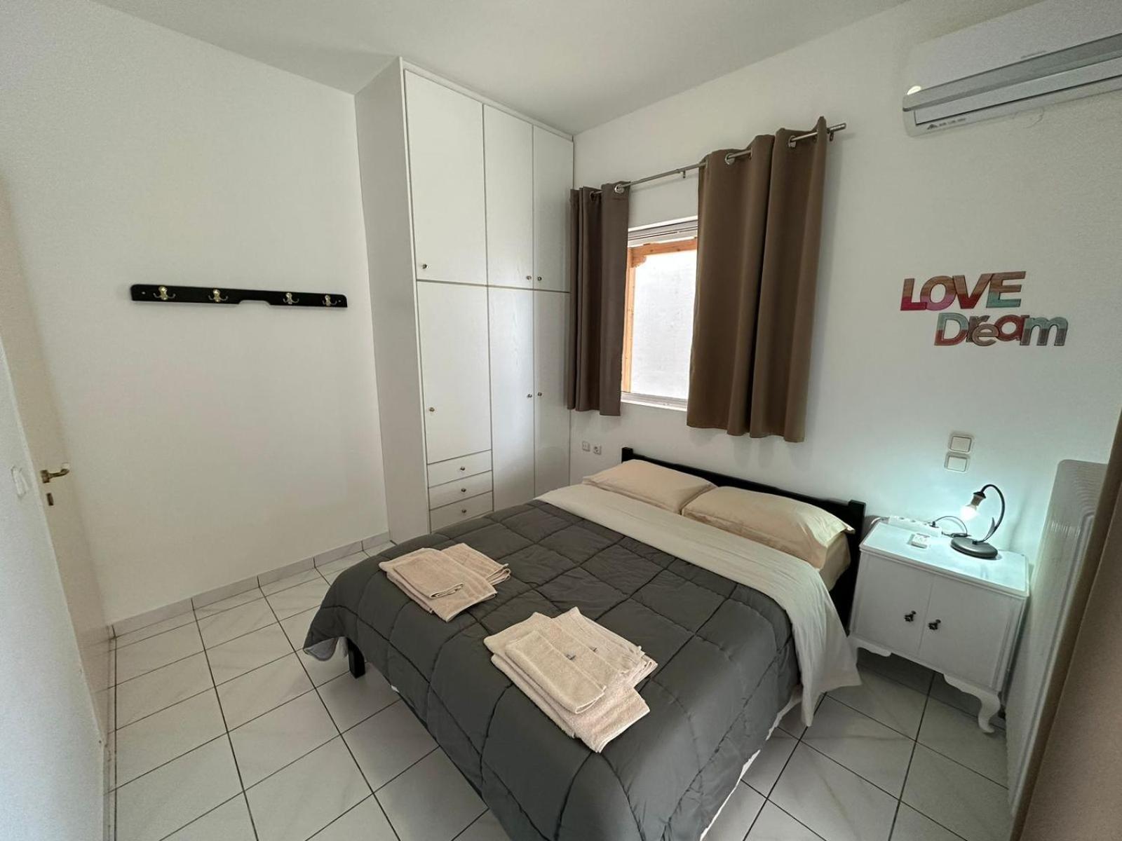 La Vita Apartments-Near Airport & Sea Артеміда Номер фото